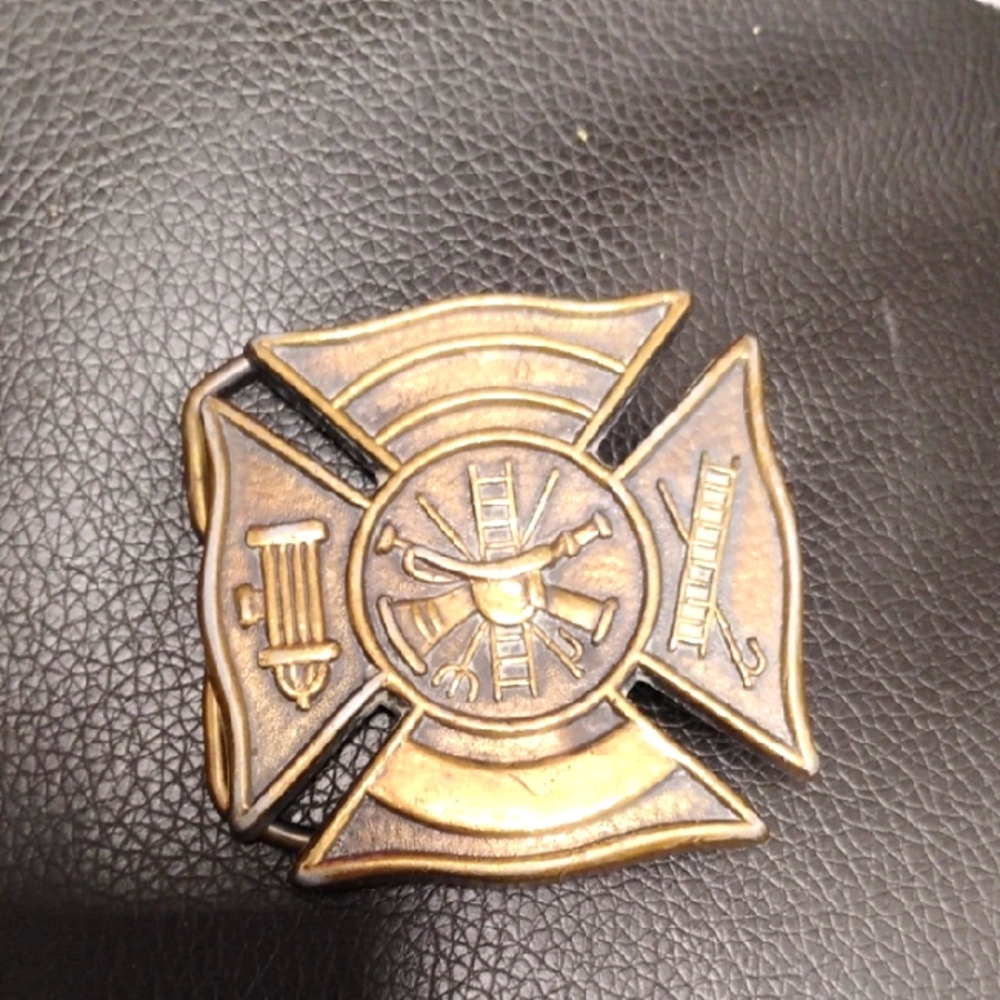 VINTAGE FIREFIGHTER MALTESE BRASS CROSS BELT BUCKLE NRMINT CONDITION